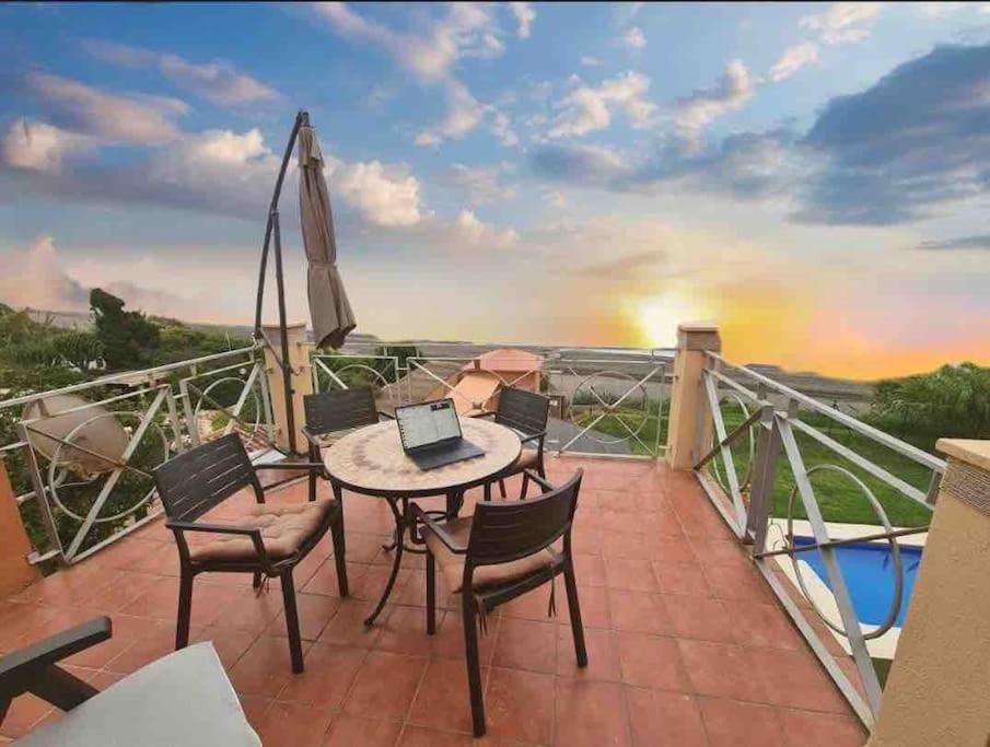 Exclusive Beachfront Penthouse Almayate Alto Eksteriør bilde