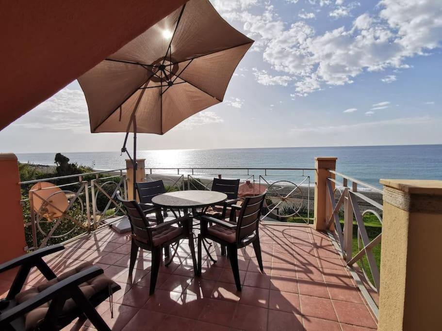 Exclusive Beachfront Penthouse Almayate Alto Eksteriør bilde