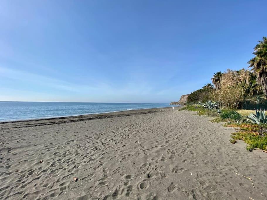 Exclusive Beachfront Penthouse Almayate Alto Eksteriør bilde